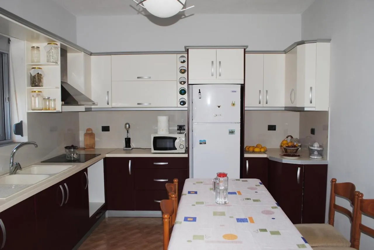 Vila Dezi 0*, Ksamil